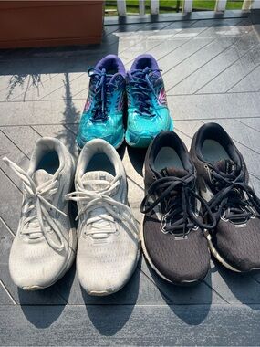 2 pairs of Brooks Glycerine 18, 14 Woman’s Athletic Running Shoes